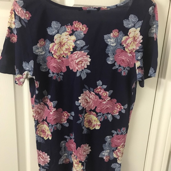 Truly Madly Deeply flower top size medium ♥️ - Picture 2 of 3